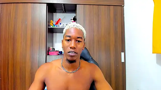 Dreamastercum  online show from October 13, 1:22 pm