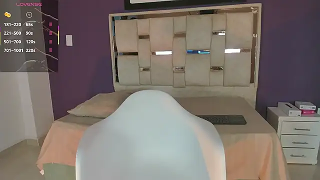 emilyy cooperr online show from February 14, 12:13 pm