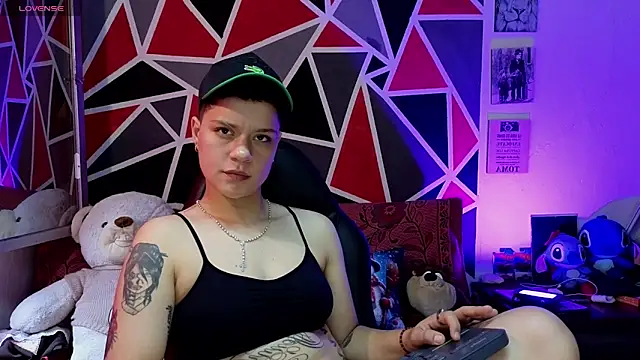 demimoore222 online show from December 18, 5:30 pm