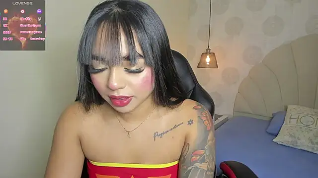 Snapshot of AGATHASMITH5 chatting on October 17, 3:31 am AGATHASMITH5 online show from October 17, 3:31 am