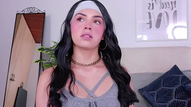 SaritaBratz online show from November 26, 8:10 pm