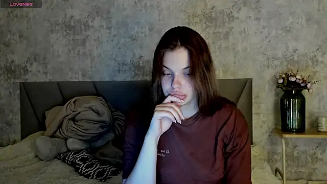 kitty Cathie online show from April 29, 5:06 pm