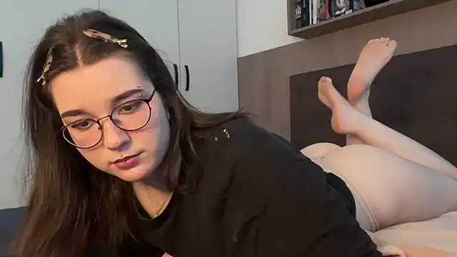 BeeBlossom online show from March 21, 3:24 pm