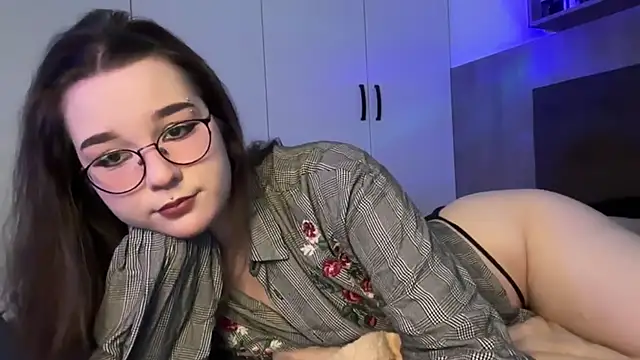 BeeBlossom online show from March 22, 3:53 pm