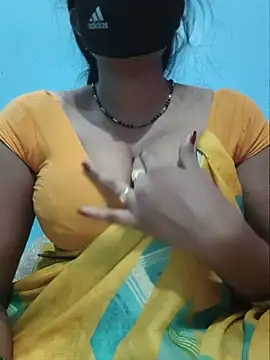 Snapshot of Sexyradha_ chatting on June 30, 4:19 pm Sexyradha online show from June 30, 4:19 pm