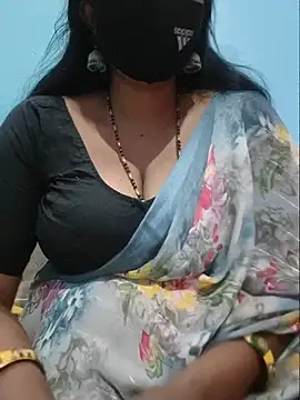 Snapshot of Sexyradha_ chatting on July 2, 5:41 pm Sexyradha online show from July 2, 5:41 pm