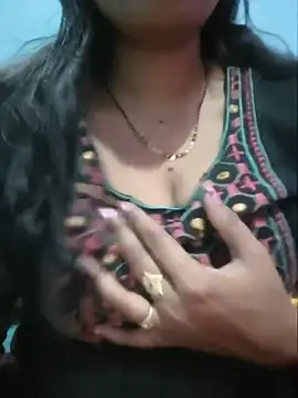 Snapshot of Sexyradha_ chatting on July 8, 5:17 pm Sexyradha online show from July 8, 5:17 pm