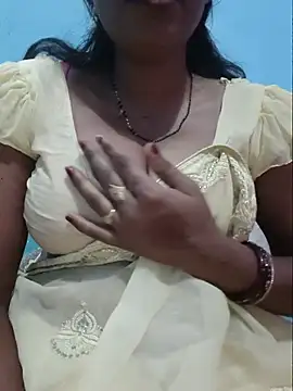 Snapshot of Sexyradha_ chatting on July 16, 7:09 pm Sexyradha online show from July 16, 7:09 pm