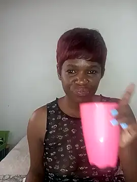 Snapshot of Missvixen81 chatting on May 4, 10:11 am Missvixen81 online show from May 4, 10:11 am