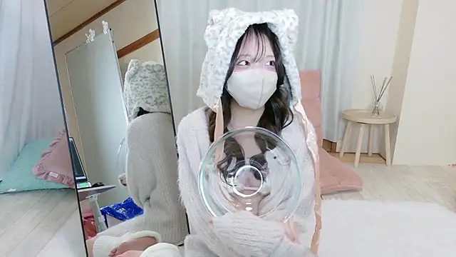 mami-pokoch online show from October 23, 12:48 pm