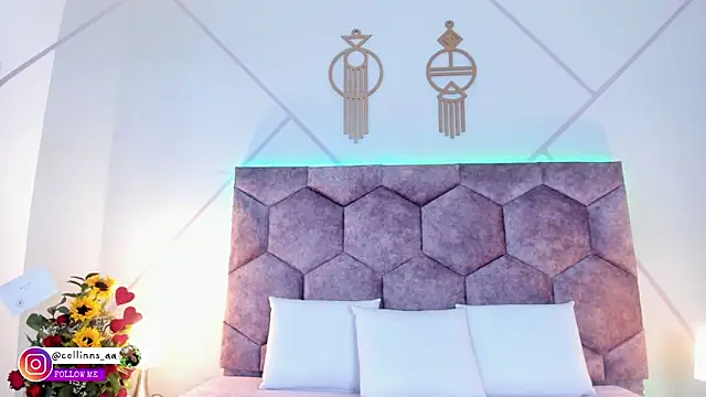 aurora collinss  online show from December 3, 12:36 pm