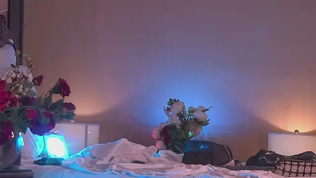 Amanda River online show from October 31, 6:42 pm