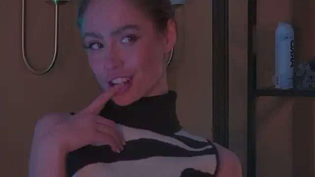 Amanda River online show from November 13, 11:20 am