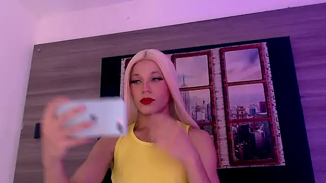 Snapshot of SashaNova chatting on November 21, 4:44 am SashaNova online show from November 21, 4:44 am