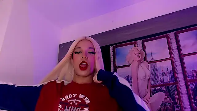 Snapshot of SashaNova chatting on November 22, 5:06 am SashaNova online show from November 22, 5:06 am