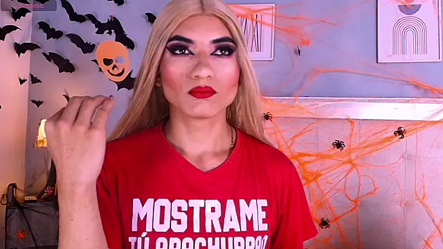 Snapshot of Emily_Castillo_1 chatting on October 26, 5:13 am Emily Castillo 1 online show from October 26, 5:13 am