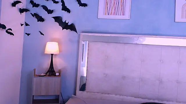 Snapshot of Emily_Castillo_1 chatting on November 5, 5:07 am Emily Castillo 1 online show from November 5, 5:07 am