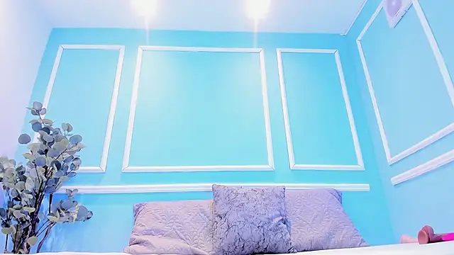 Lucy Canel online show from October 16, 7:15 pm