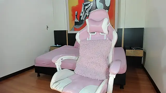 Snapshot of i_am_karoll chatting on November 18, 7:07 pm i am karoll online show from November 18, 7:07 pm