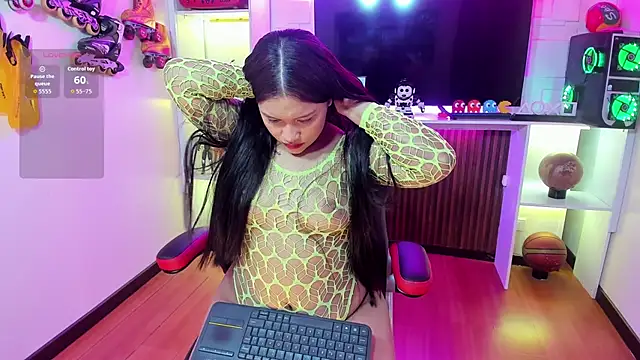 Snapshot of i_am_karoll chatting on February 6, 7:06 pm i am karoll online show from February 6, 7:06 pm