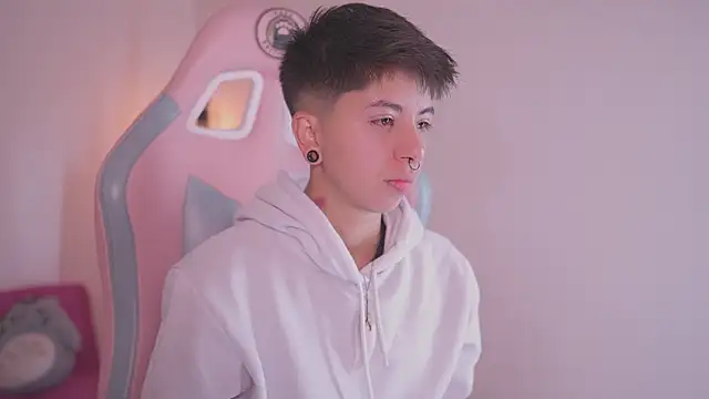 tommy blue online show from November 26, 12:17 pm