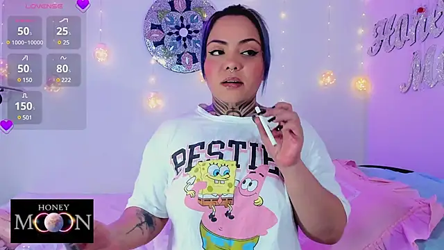 honey mooon online show from December 1, 6:30 pm