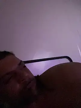 Snapshot of Nitobooy77 chatting on April 16, 6:36 am Nitobooy77 online show from April 16, 6:36 am