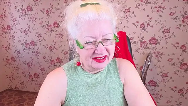 Maya Mayflower online show from October 31, 4:02 am