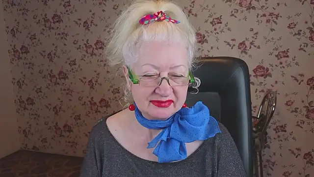 Snapshot of Maya_Mayflower chatting on January 8, 2:58 am Maya Mayflower online show from January 8, 2:58 am