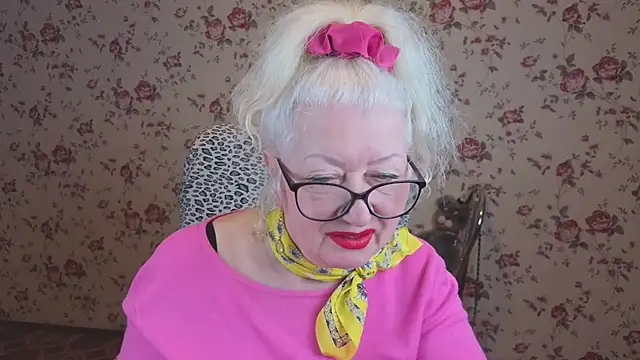 Snapshot of Maya_Mayflower chatting on January 12, 3:23 am Maya Mayflower online show from January 12, 3:23 am