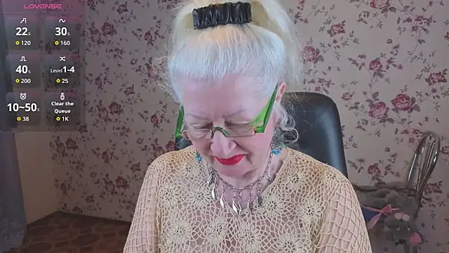 Snapshot of Maya_Mayflower chatting on February 8, 2:48 am Maya Mayflower online show from February 8, 2:48 am