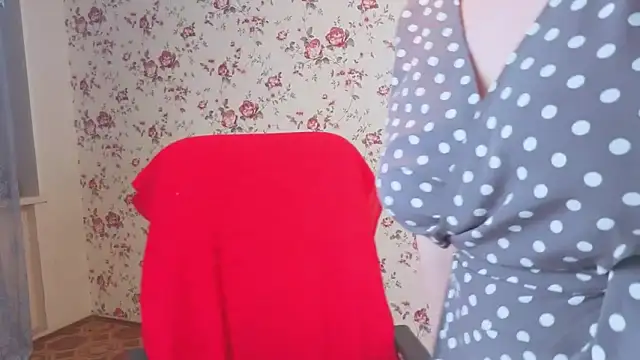 Snapshot of Maya_Mayflower chatting on February 15, 3:47 am Maya Mayflower online show from February 15, 3:47 am