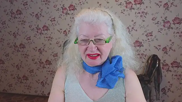 Snapshot of Maya_Mayflower chatting on February 17, 2:52 am Maya Mayflower online show from February 17, 2:52 am