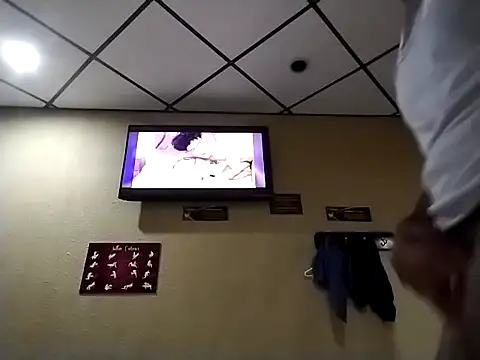 karlossan24 online show from February 15, 9:33 pm