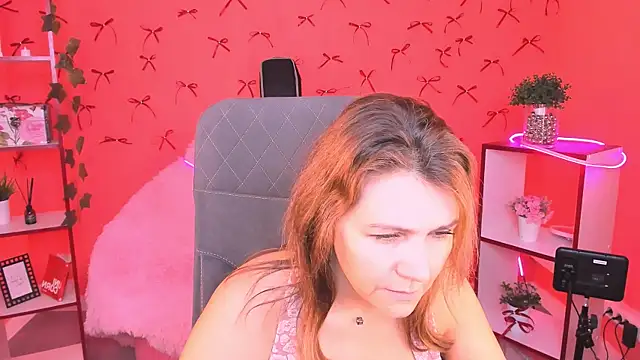 NicoleHitman online show from November 18, 9:14 am