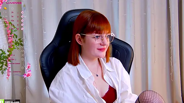 Ashley Nicks online show from October 27, 2:04 am