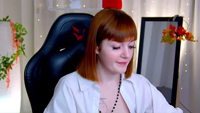 Ashley Nicks online show from November 1, 2:02 am