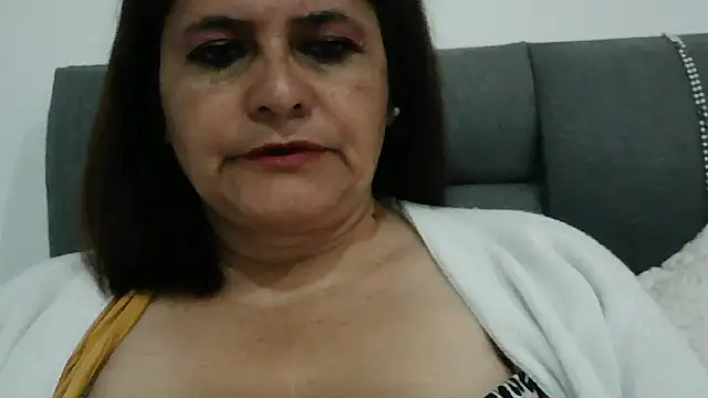 Snapshot of BiancaSteel chatting on February 16, 11:45 pm BiancaSteel online show from February 16, 11:45 pm