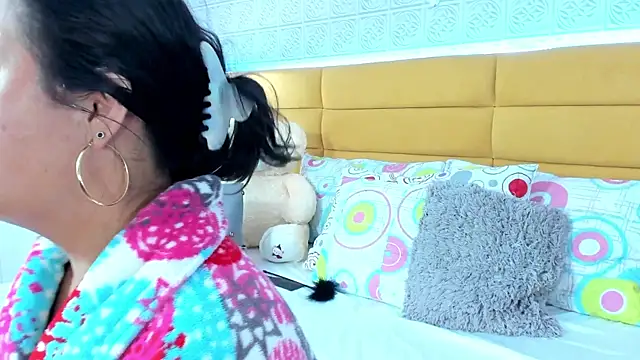 LeilaHiuston online show from December 14, 8:41 am