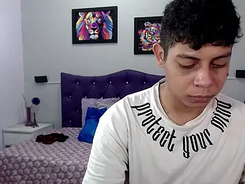 Snapshot of Alejandroo_22 chatting on September 22, 1:57 pm Alejandroo 22 online show from September 22, 1:57 pm