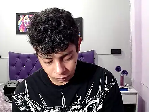 Snapshot of Alejandroo_22 chatting on October 17, 1:14 pm Alejandroo 22 online show from October 17, 1:14 pm