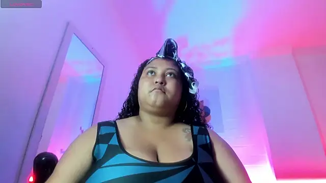 Ayliinn  online show from April 7, 1:06 am