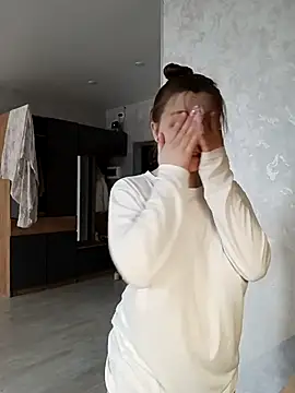 Snapshot of Bonechka chatting on November 12, 7:09 am Bonechka online show from November 12, 7:09 am