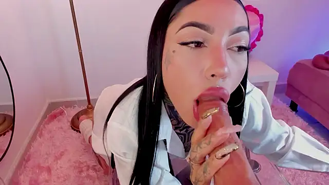 Dani Valen online show from October 21, 8:20 pm