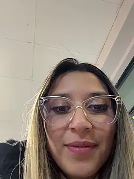 Snapshot of Isabella_Varella chatting on September 13, 1:27 am Isabella Varella online show from September 13, 1:27 am