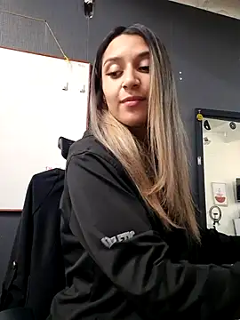 Snapshot of Isabella_Varella chatting on October 14, 2:29 pm Isabella Varella online show from October 14, 2:29 pm