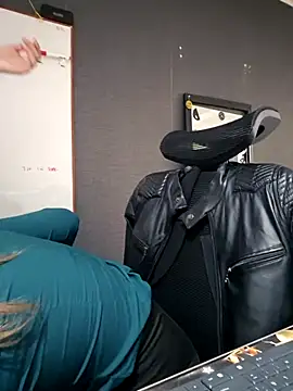 Snapshot of Isabella_Varella chatting on October 21, 1:01 pm Isabella Varella online show from October 21, 1:01 pm