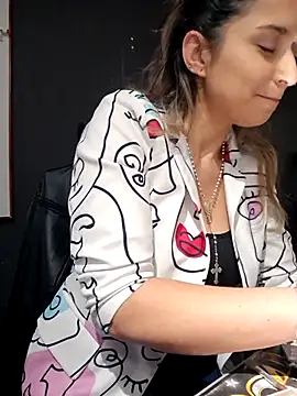 Snapshot of Isabella_Varella chatting on October 22, 12:38 pm Isabella Varella online show from October 22, 12:38 pm