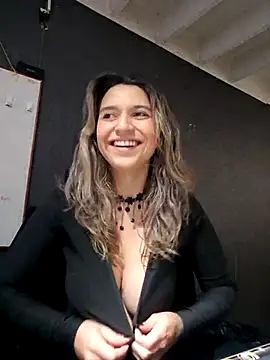 Snapshot of Isabella_Varella chatting on October 27, 1:04 pm Isabella Varella online show from October 27, 1:04 pm