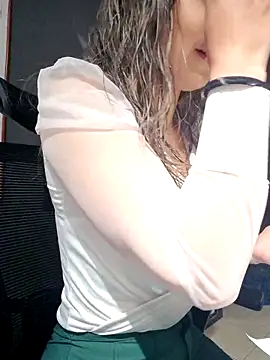 Snapshot of Isabella_Varella chatting on October 29, 12:29 pm Isabella Varella online show from October 29, 12:29 pm